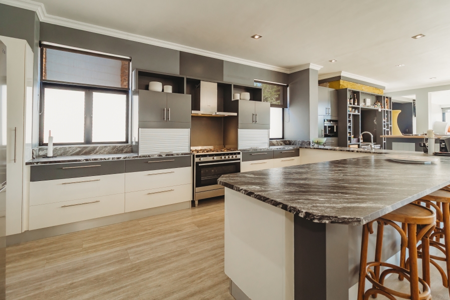 4 Bedroom Property for Sale in Herolds Bay Western Cape